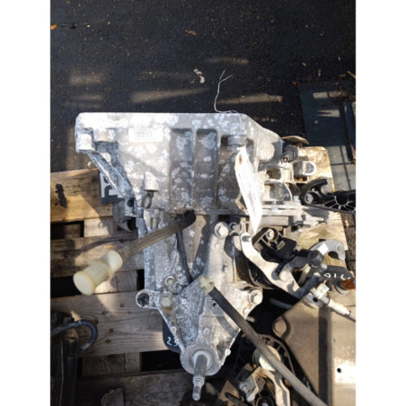 Boite de vitesses RENAULT CLIO 4 Photo n°1