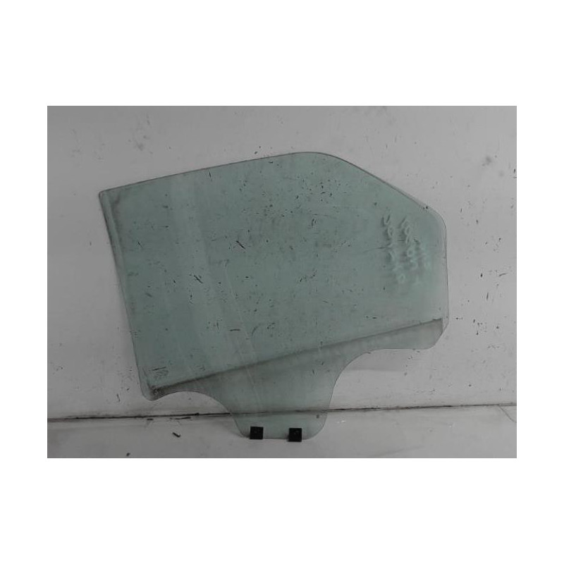 Vitre arriere droit DACIA LOGAN 1