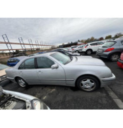 Feu arriere principal droit (feux) MERCEDES CLASSE E 210 Photo n°10