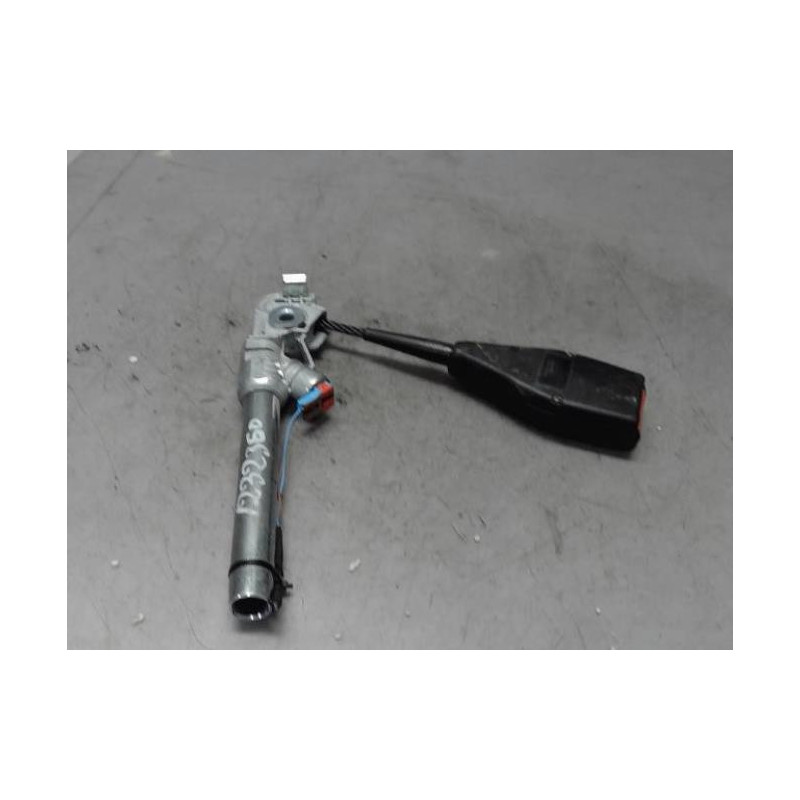 Attache ceinture avant droit NISSAN NV250