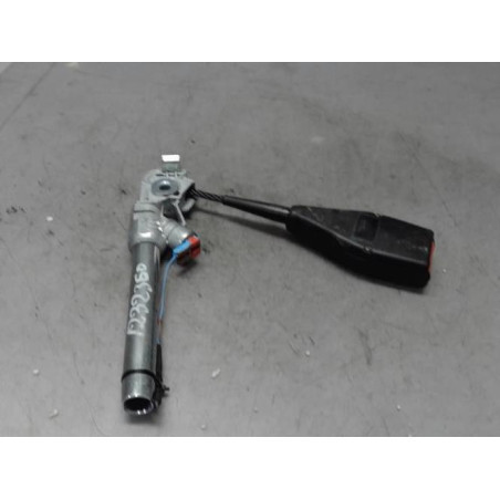 Attache ceinture avant droit NISSAN NV250 Photo n°1