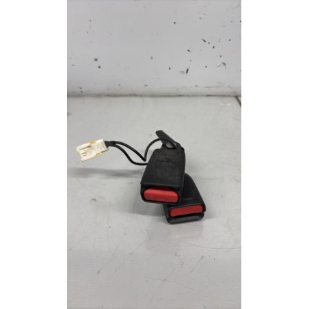 Attache ceinture arriere droit DS DS4 1