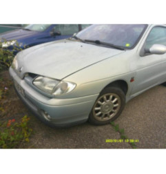 Feu arriere principal droit (feux) RENAULT MEGANE 1 Photo n°10