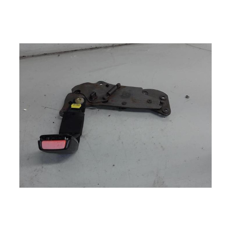 Attache ceinture arriere droit LAND ROVER FREELANDER 1