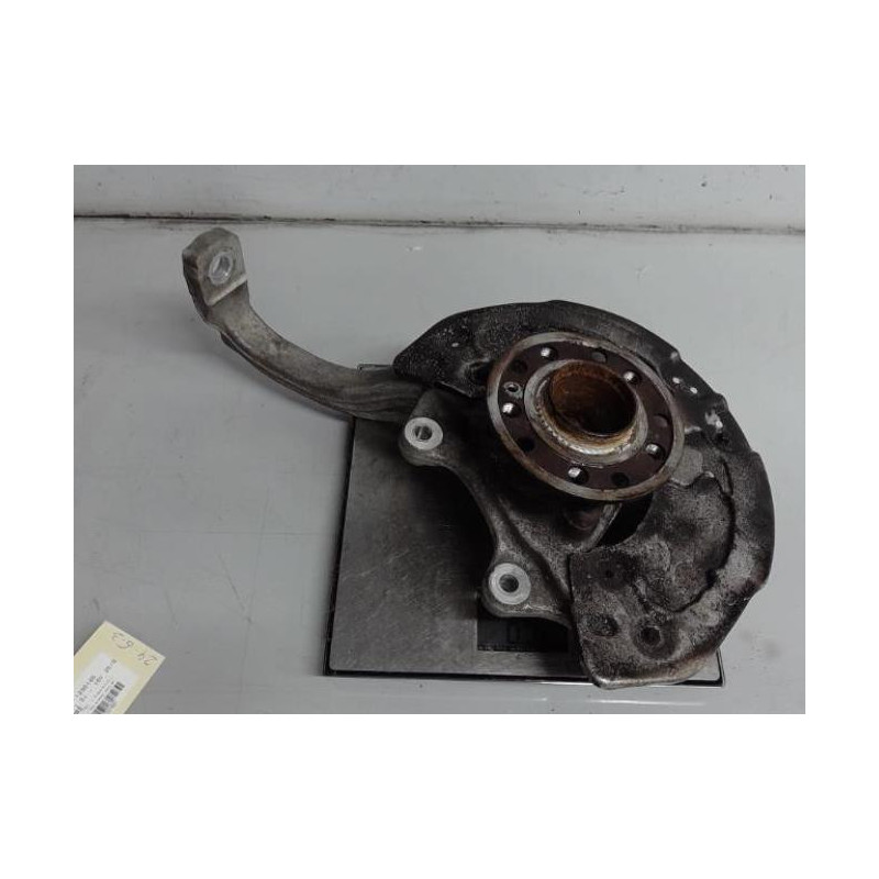 Moyeu avant droit MERCEDES CLASSE C 205