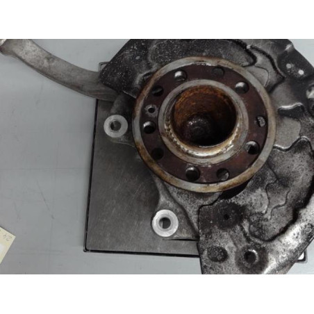 Moyeu avant droit MERCEDES CLASSE C 205