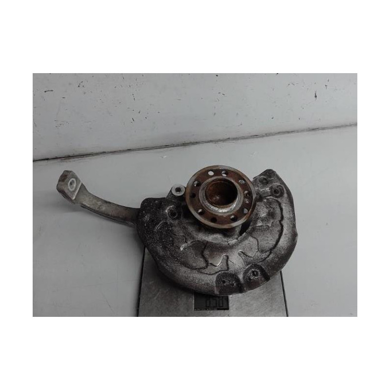 Moyeu avant gauche MERCEDES CLASSE C 205