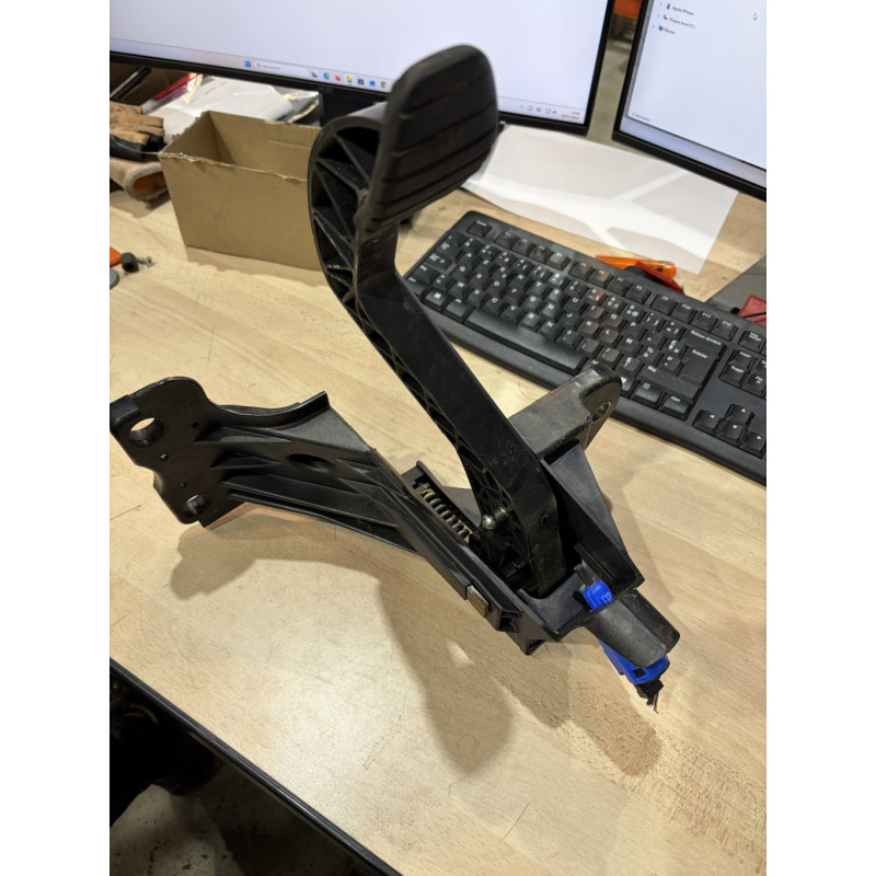 Pedale d'embrayage RENAULT MASTER 3