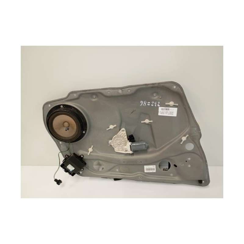 Moteur leve vitre avant gauche MERCEDES CLASSE B 245