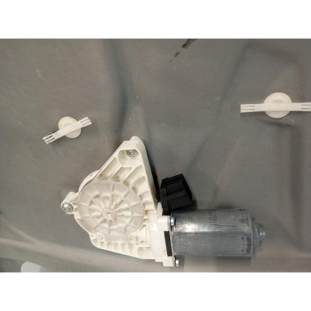 Moteur leve vitre avant gauche MERCEDES CLASSE B 245