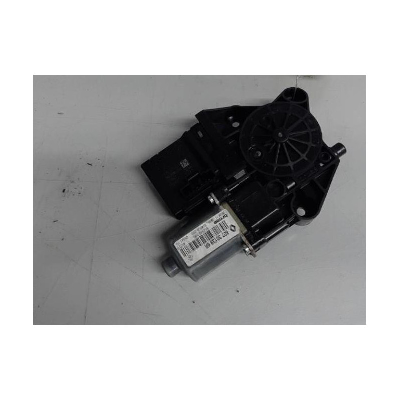 Moteur leve vitre avant droit RENAULT MEGANE 3