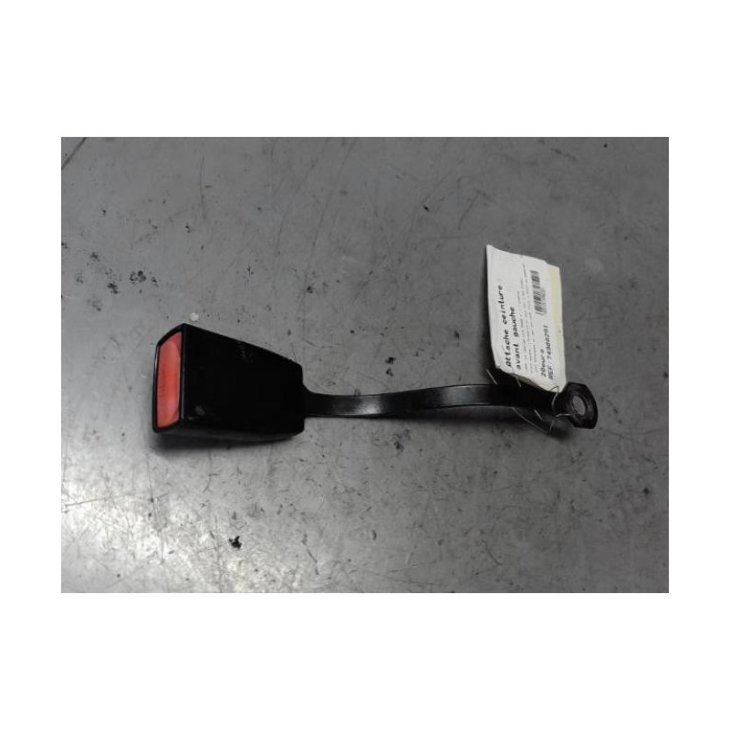 Attache ceinture avant gauche LADA NIVA