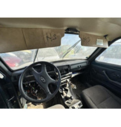 Attache ceinture avant gauche LADA NIVA Photo n°15