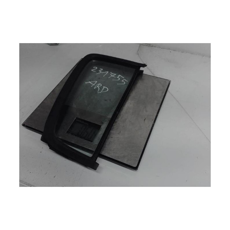 Custode arriere droit SUZUKI SWIFT 3