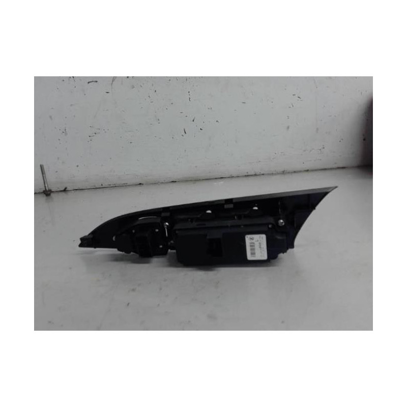 Interrupteur de leve vitre avant gauche MAZDA 3 1