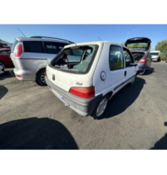 Feu arriere principal droit (feux) PEUGEOT 106 Photo n°17