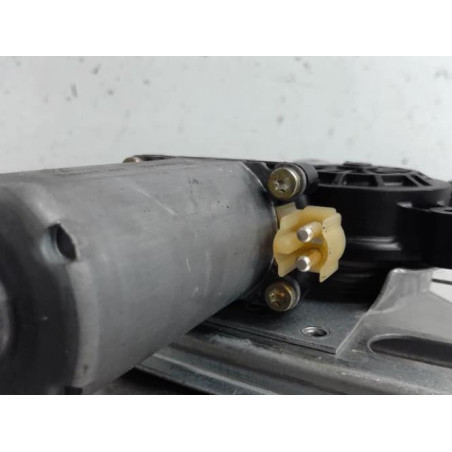 Moteur leve vitre avant gauche MERCEDES CLASSE A 168 Photo n°1