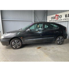 Capot RENAULT MEGANE 1