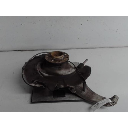 Moyeu avant droit BMW SERIE 5 F10 Photo n°1