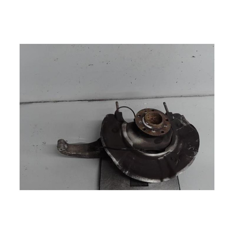 Moyeu avant gauche BMW SERIE 5 F10