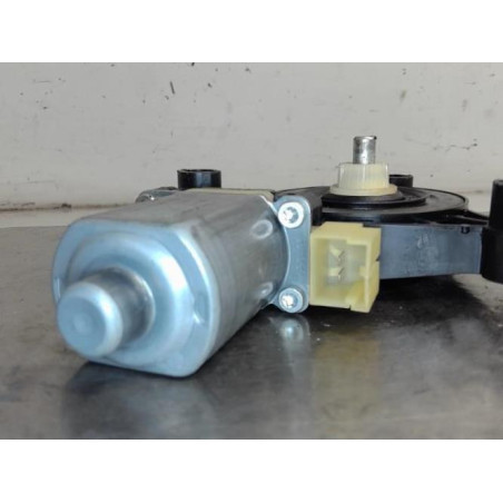 Moteur leve vitre avant droit SKODA OCTAVIA 3
