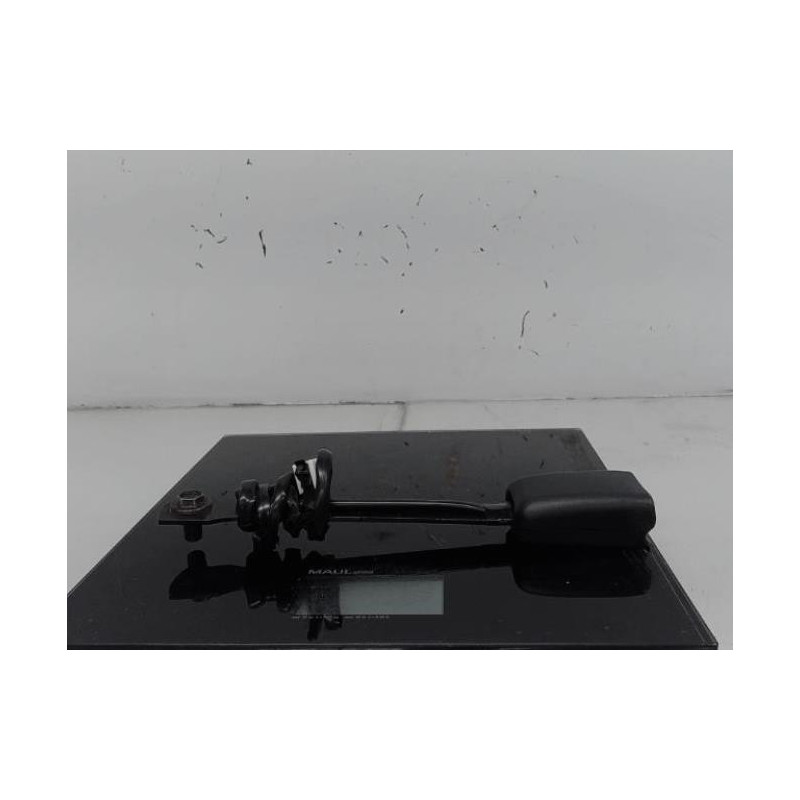 Attache ceinture avant gauche NISSAN JUKE 1