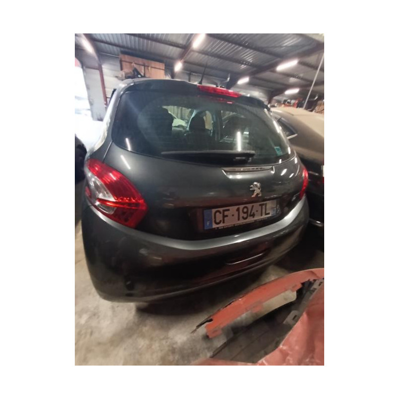 Pare choc arriere PEUGEOT 208 1