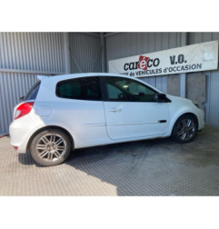 Capot RENAULT CLIO 3 Photo n°8
