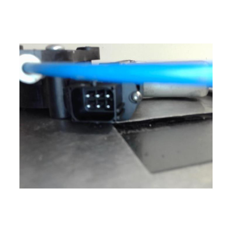 Moteur leve vitre avant droit OPEL CORSA D