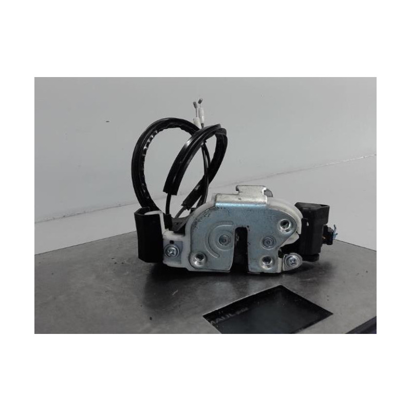 Serrure avant droit MITSUBISHI COLT 6