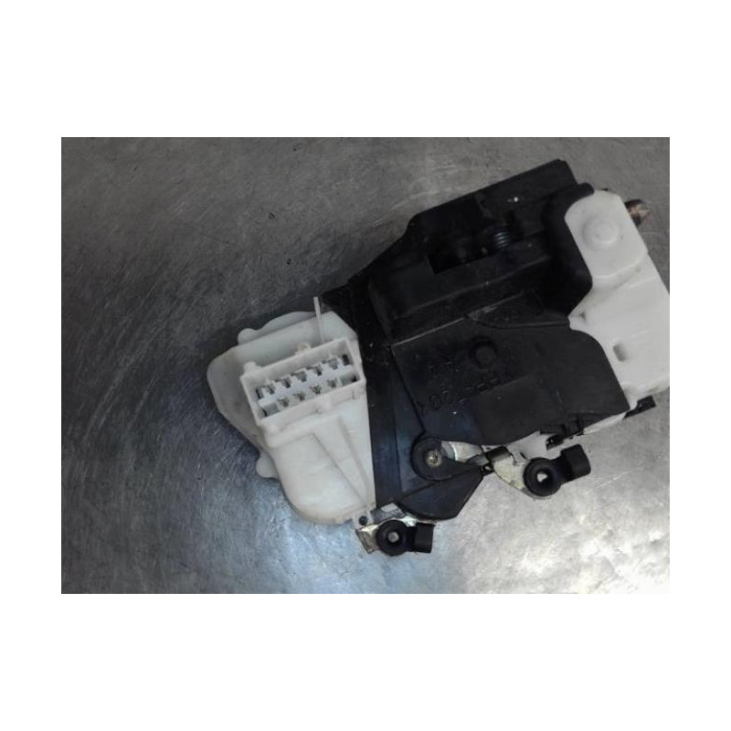 Serrure avant droit PEUGEOT 406