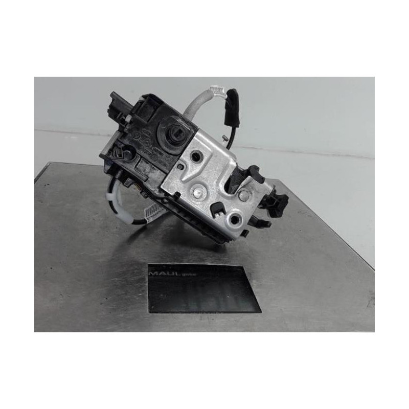 Serrure avant droit PEUGEOT 208 1