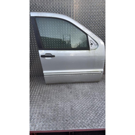 Porte avant droit MERCEDES CLASSE M 163 Photo n°1