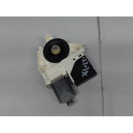 Moteur leve vitre arriere gauche RENAULT MEGANE 3 Photo n°1