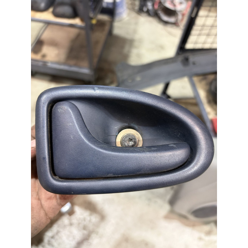 Poignee porte coffre RENAULT TRAFIC 2