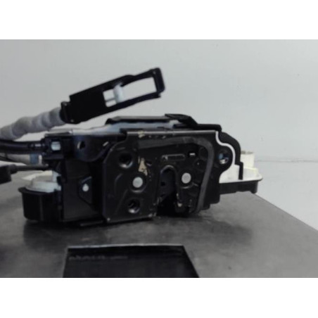 Serrure avant gauche VOLKSWAGEN POLO 5 Photo n°1