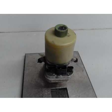 Pompe de direction VOLKSWAGEN POLO 4 Photo n°1