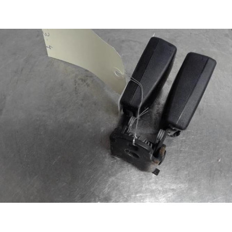 Attache ceinture arriere droit FORD MONDEO 3