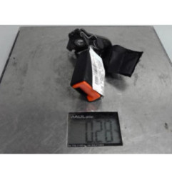 Attache ceinture arriere gauche FORD MONDEO 3