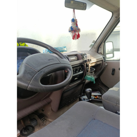 Moyeu avant droit RENAULT MASTER 2