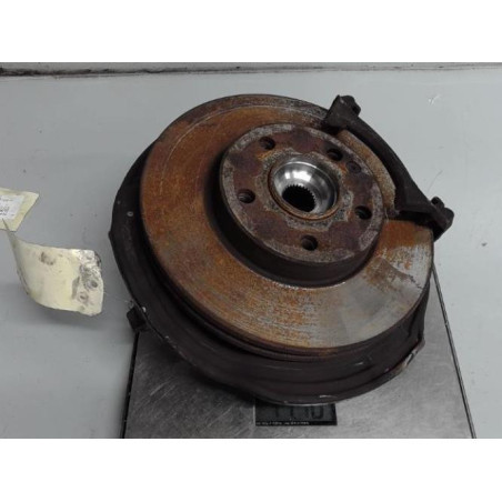 Moyeu avant droit MERCEDES CLASSE B 246 Photo n°1