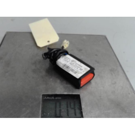 Attache ceinture arriere gauche SUZUKI IGNIS 3