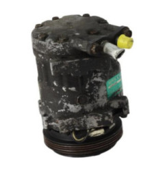 Compresseur clim RENAULT CLIO 2 Photo n°4
