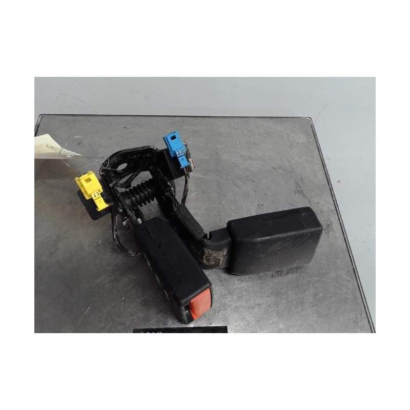 Attache ceinture arriere droit MERCEDES CLASSE B 246