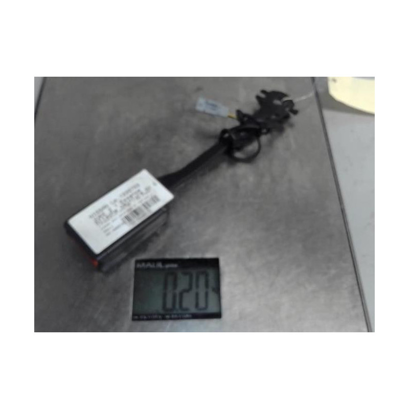 Attache ceinture avant gauche NISSAN JUKE 2