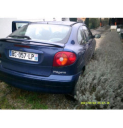 Compresseur clim RENAULT MEGANE 1 Photo n°15