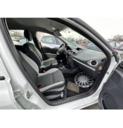 Capot RENAULT CLIO 3 Photo n°10