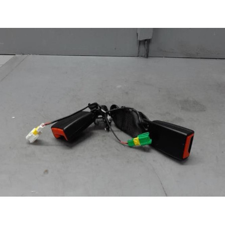 Attache ceinture arriere droit ALFA ROMEO GIULIETTA 2 Photo n°1