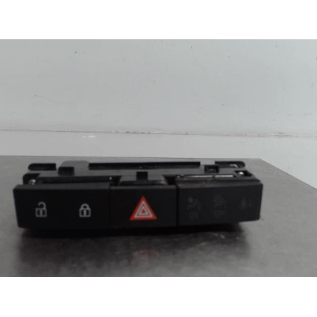 Bouton de warning OPEL ASTRA J
