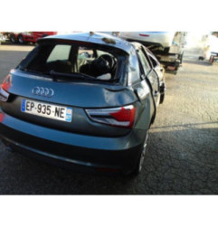 Attache ceinture avant droit AUDI A1 1 Photo n°5